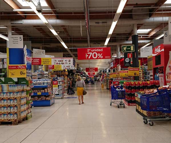 Interior del hipermercado Carrefour Las Arenas